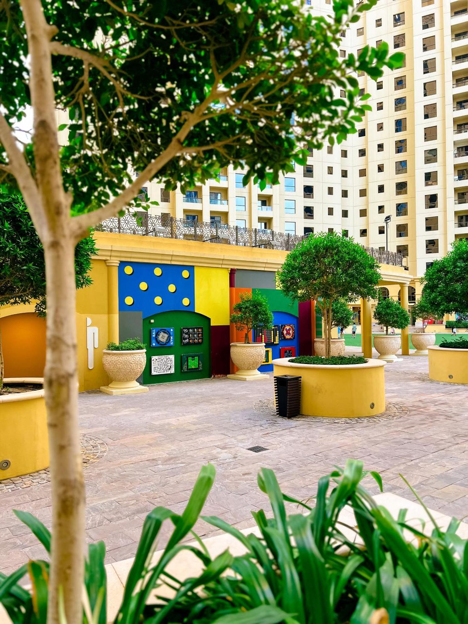 Urban Panda Sadaf Jbr Dubái