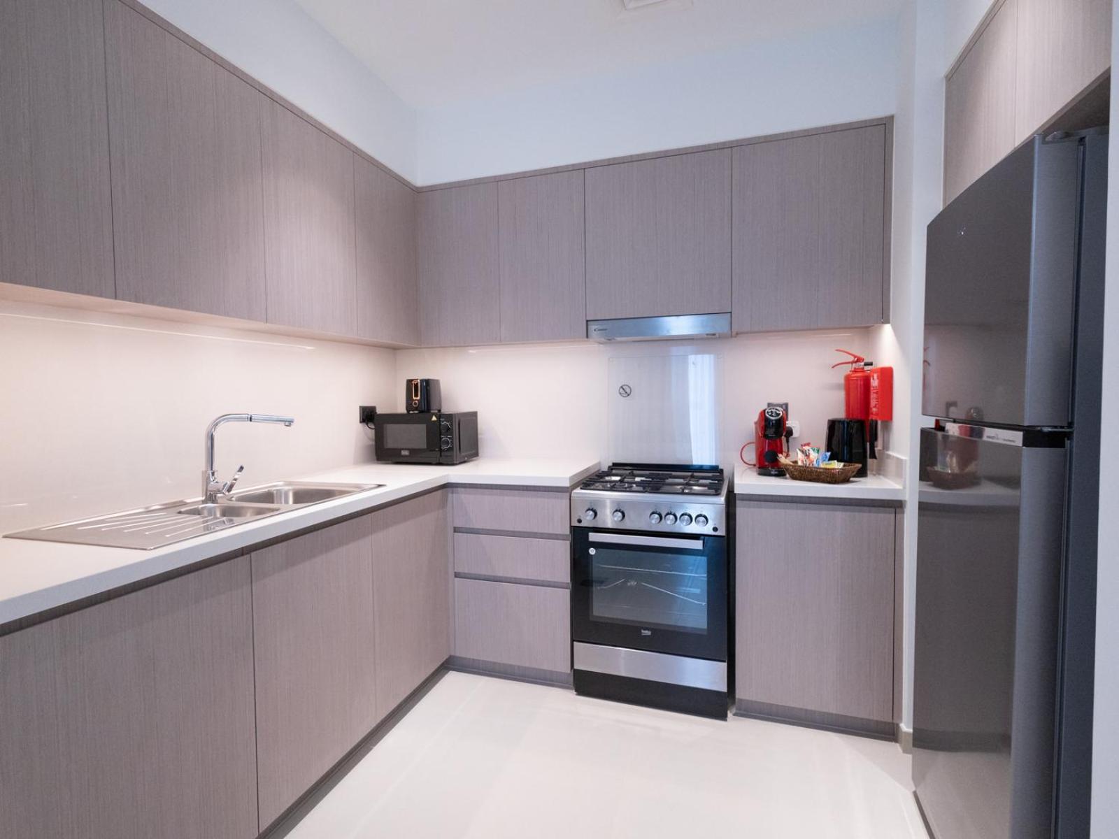Mh - Burj View - Act Tower -2br - Ref401 *