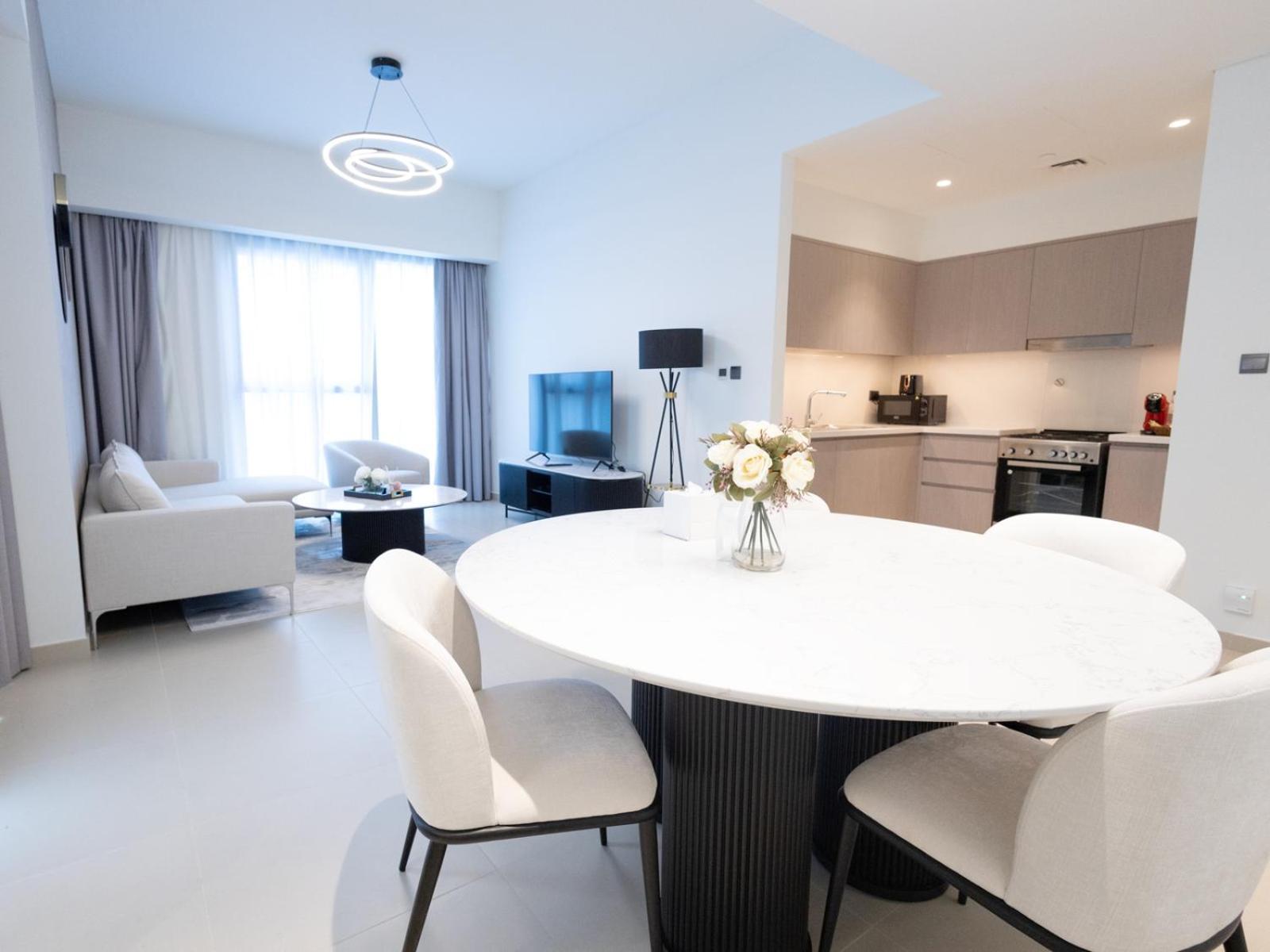 Apartament Mh - Burj View - Act Tower -2br - Ref401 *