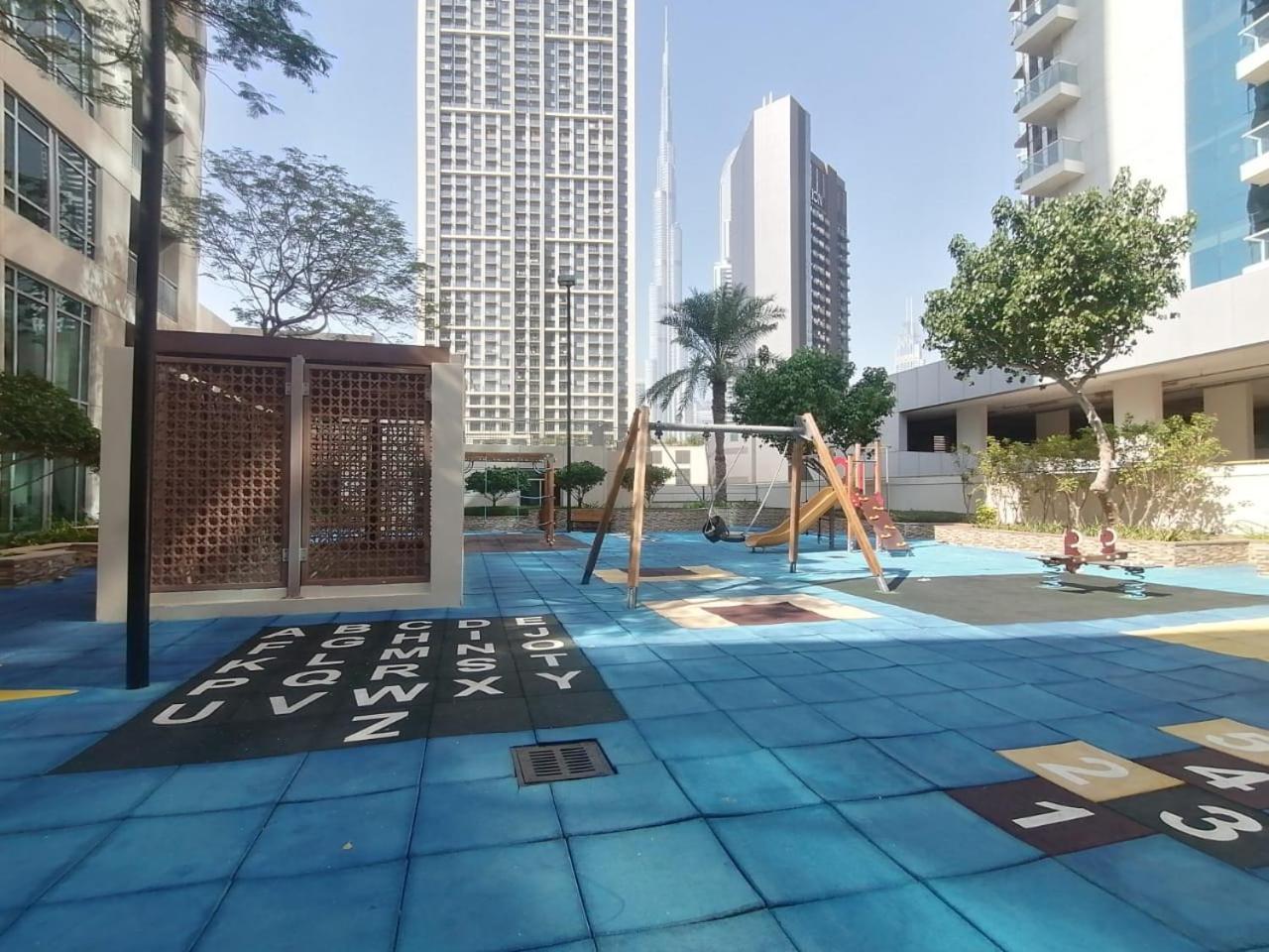 Burj Views Tower C, Downtown,dubai Uae Apartemen