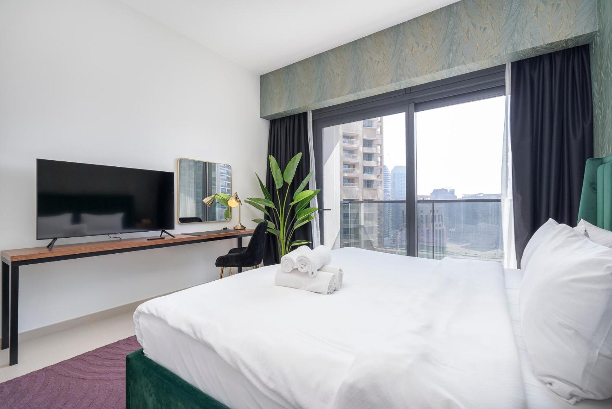 Appartamento Chic Luxe 2br I High Floor L By Burj Khalifa & Mall I Pool L Gym