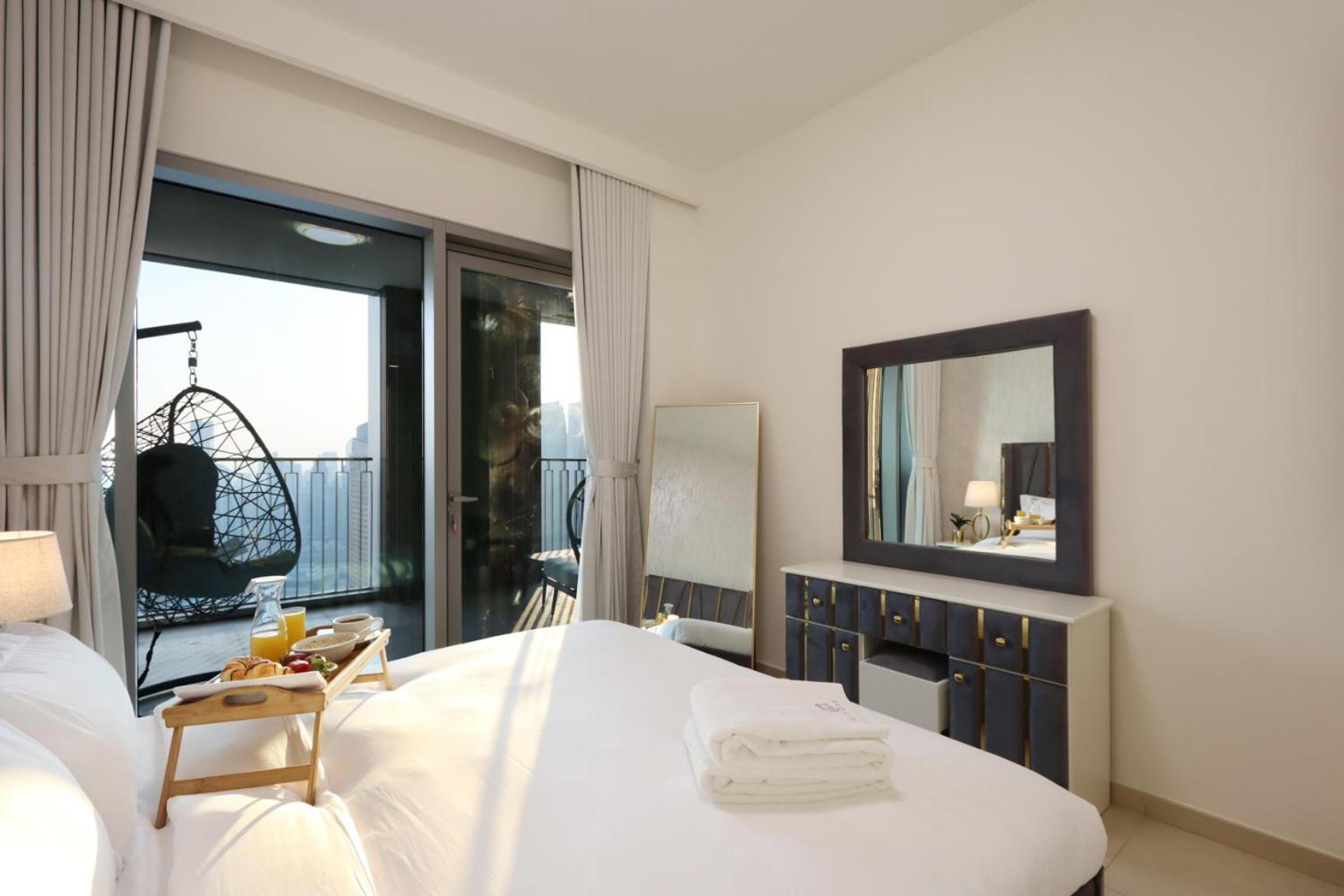 Livbnb - Elegant 3+1 W/ Burj View, Near Mall Appartement Dubaï