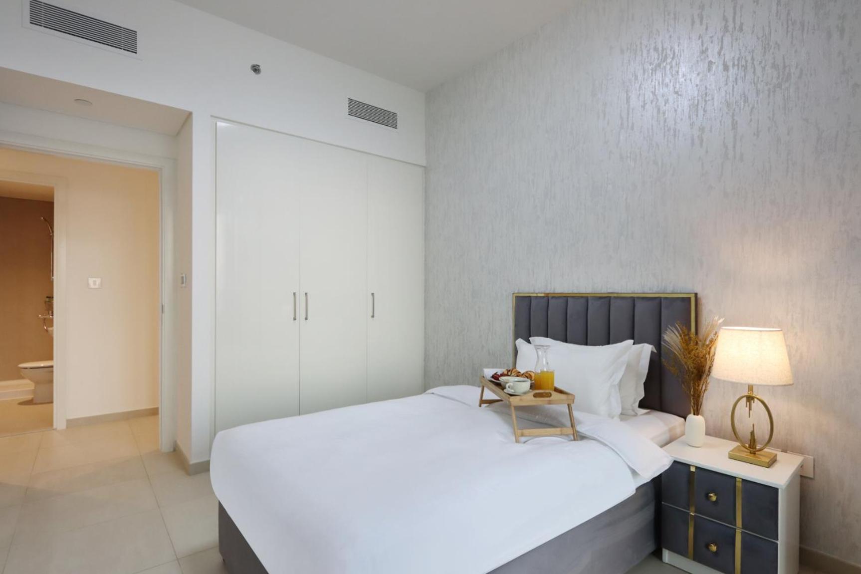 Appartement Livbnb - Elegant 3+1 W/ Burj View, Near Mall