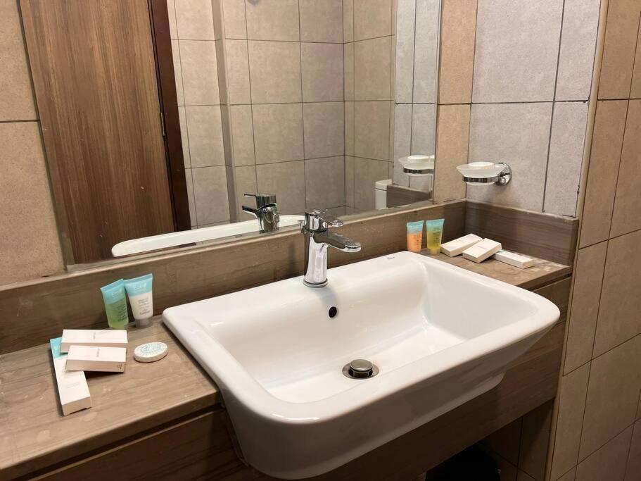 Appartement Vaya -modern Studio In Azizi Farishta - Al Furjan *