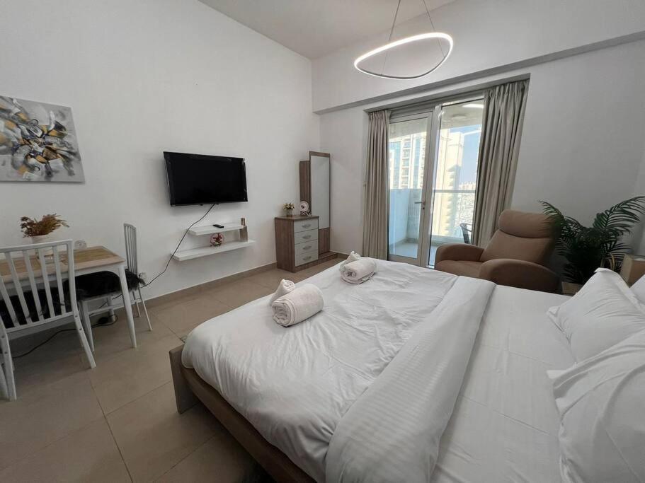 Vaya -modern Studio In Azizi Farishta - Al Furjan Dubaï