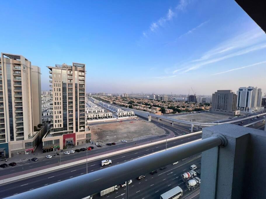 Vaya -modern Studio In Azizi Farishta - Al Furjan *