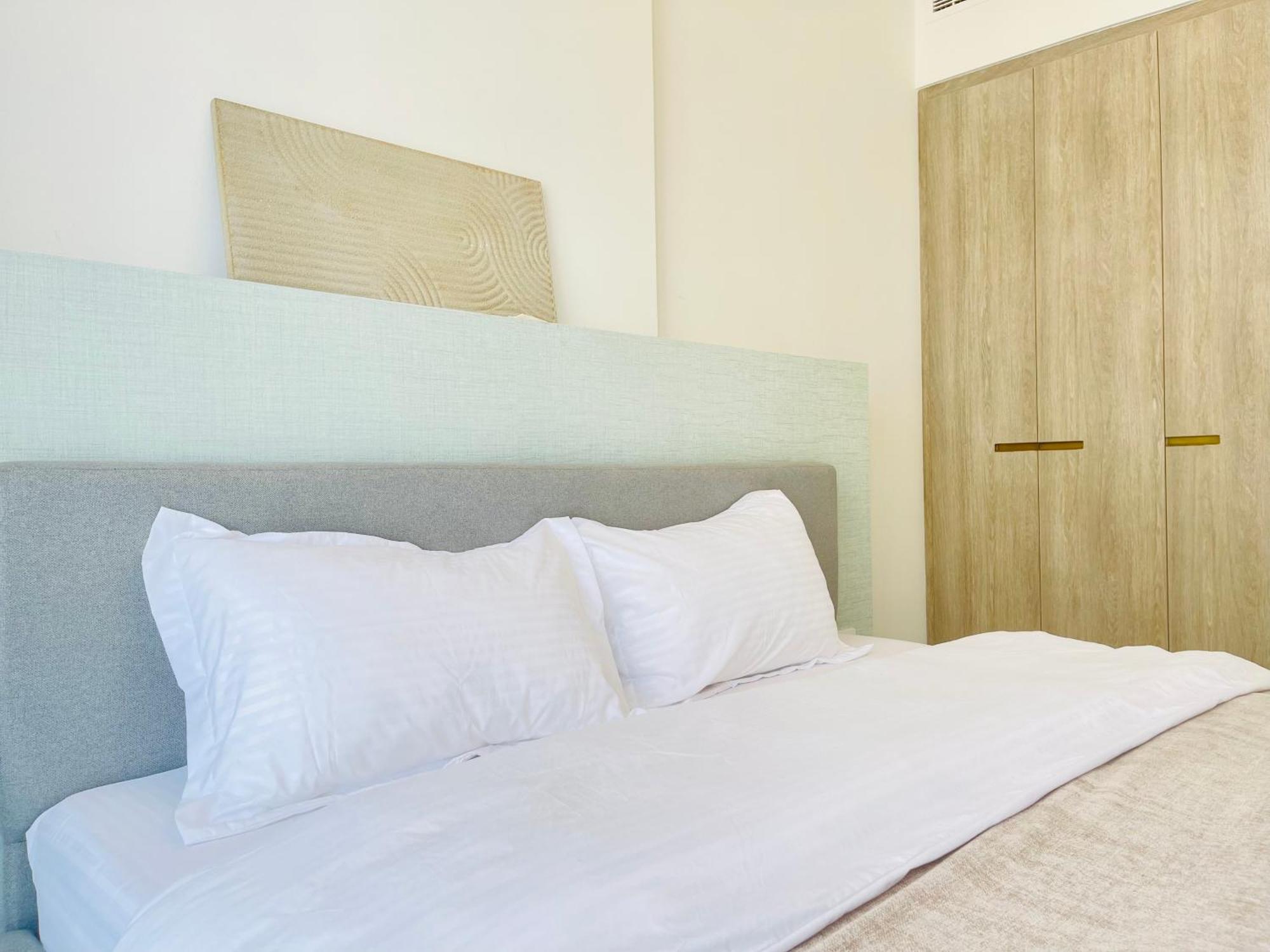 Brand New Luxury 1 Bedroom Lejlighed *
