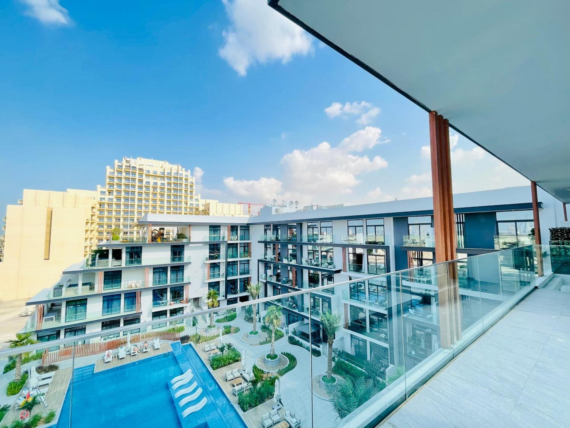 Lejlighed Brand New Luxury 1 Bedroom *