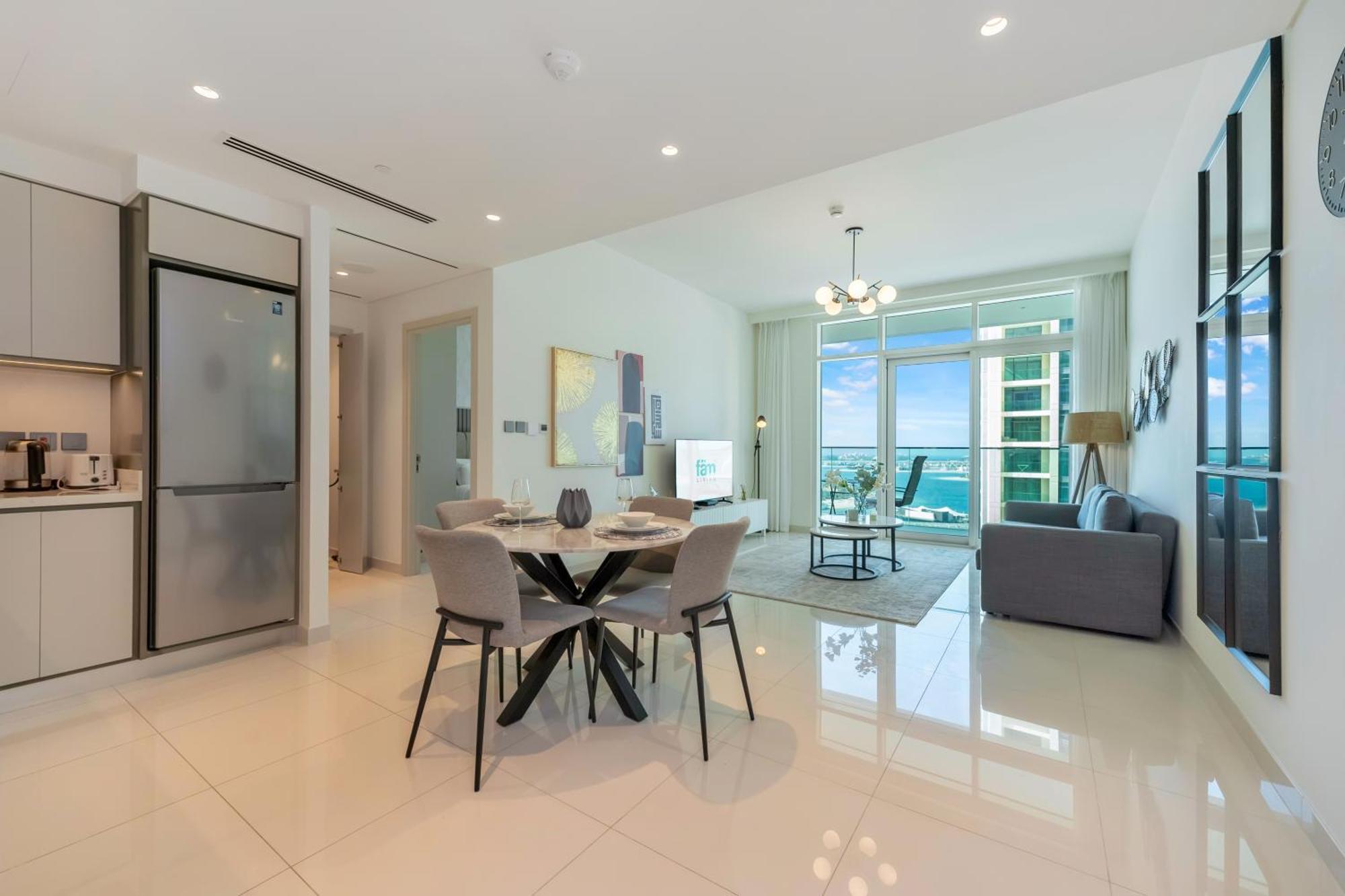 Apartamento Fam Living - Beachfront Getaway In Emaar Beachfront - Private Access And Luxury Amenities Dubai