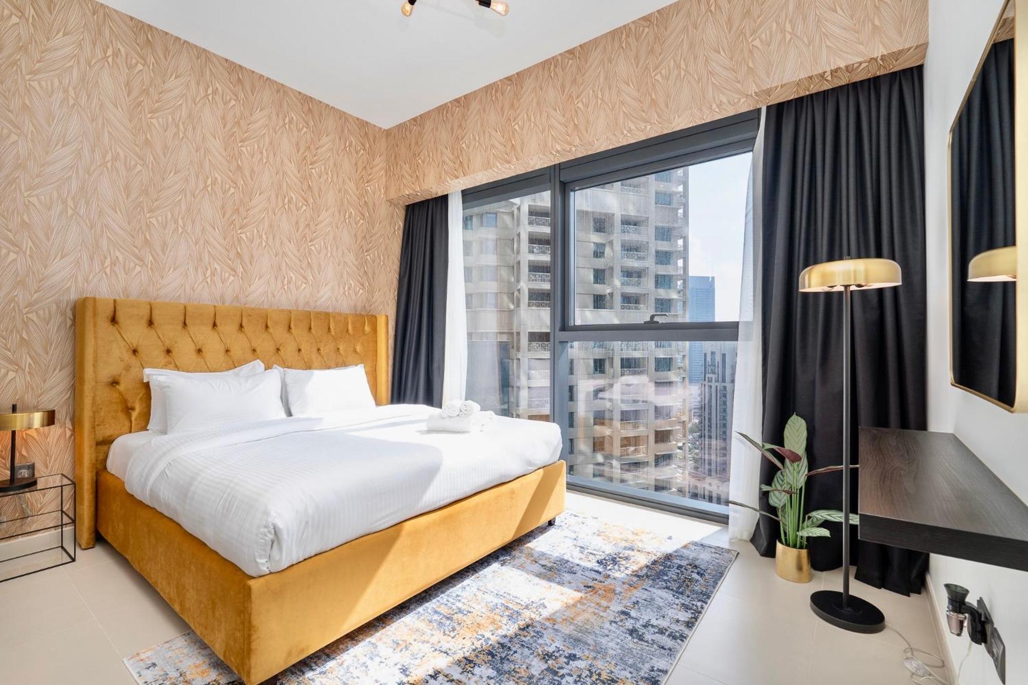 Chic Luxe 2br I High Floor L By Burj Khalifa & Mall I Pool L Gym Appartamento