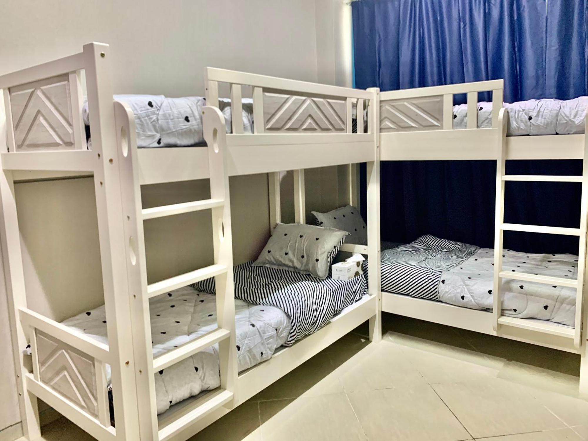 Rest N Ramble Near Adcb Metro Station Hostal