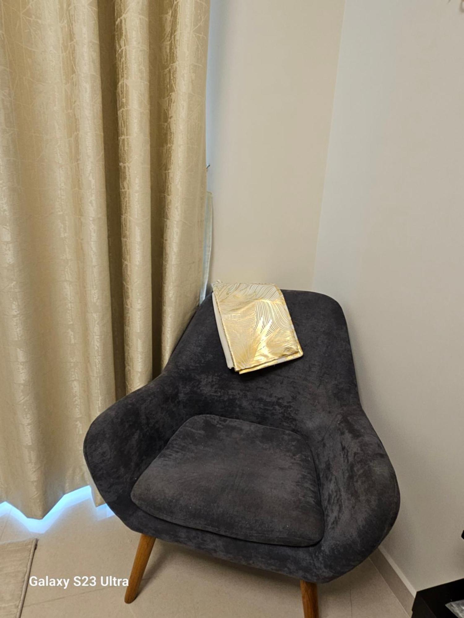 Ensuite One Bedroom In A 2-bedroom With A Shared Living Guest house *