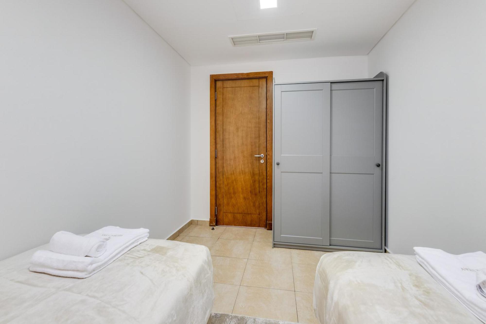 Globalstay. Luxury 3 Bedroom + Maid Townhouse With Sea View Apartemen Dubai