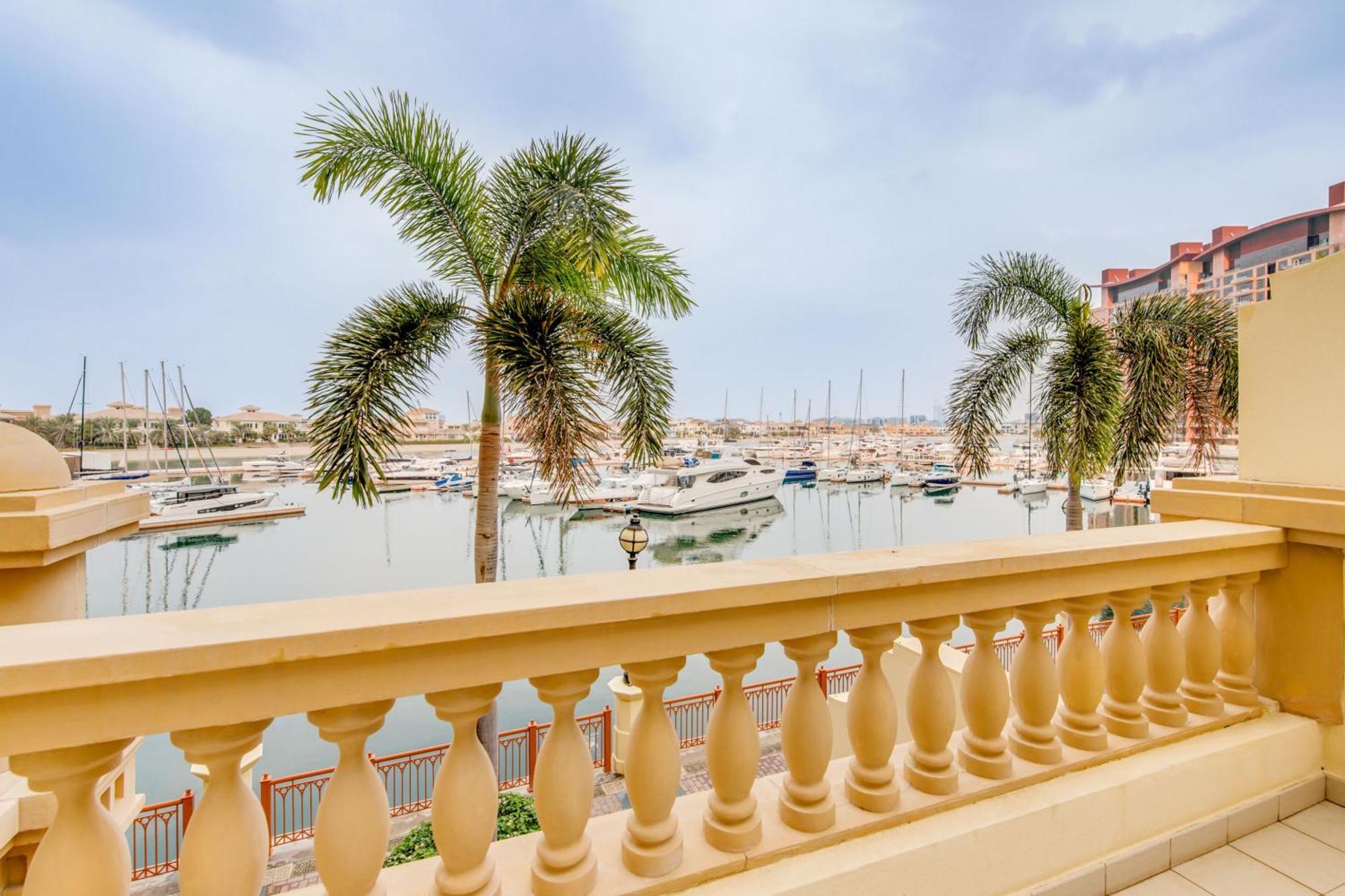 Globalstay. Luxury 3 Bedroom + Maid Townhouse With Sea View * Dubai
