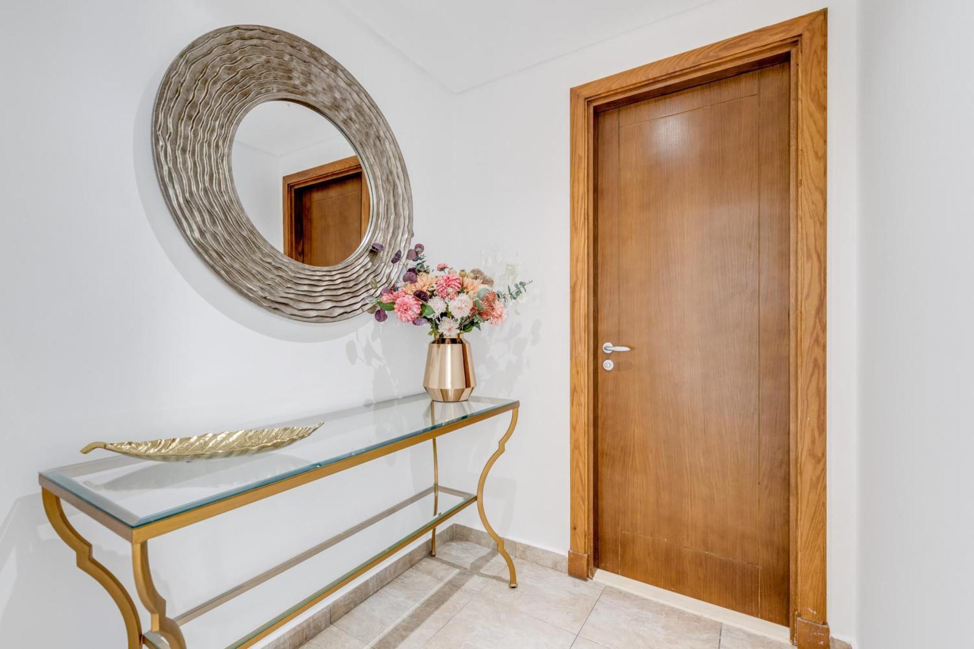 Globalstay. Luxury 3 Bedroom + Maid Townhouse With Sea View Apartemen Dubai