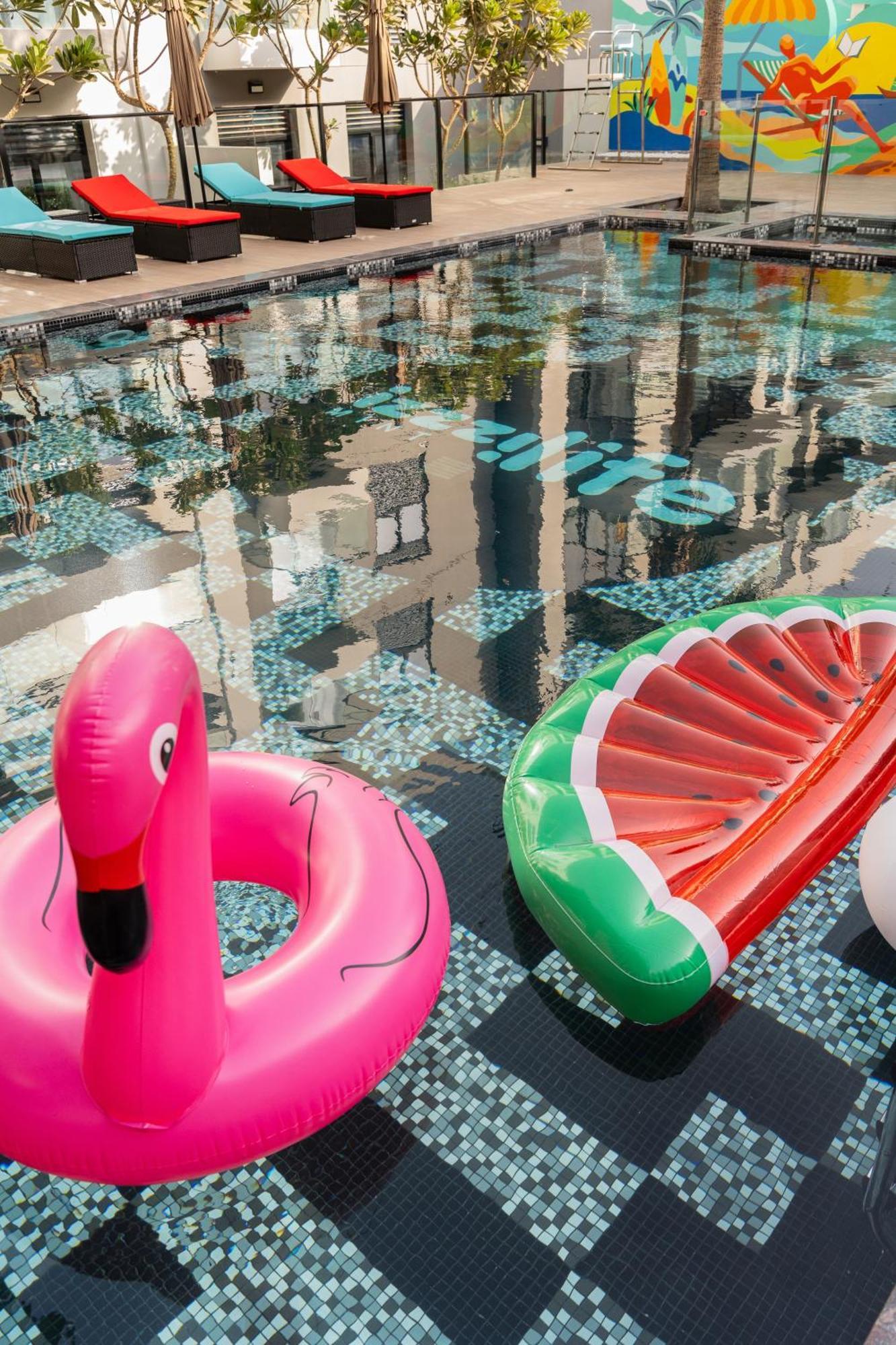 Izzzi Life Mint Apartahotel