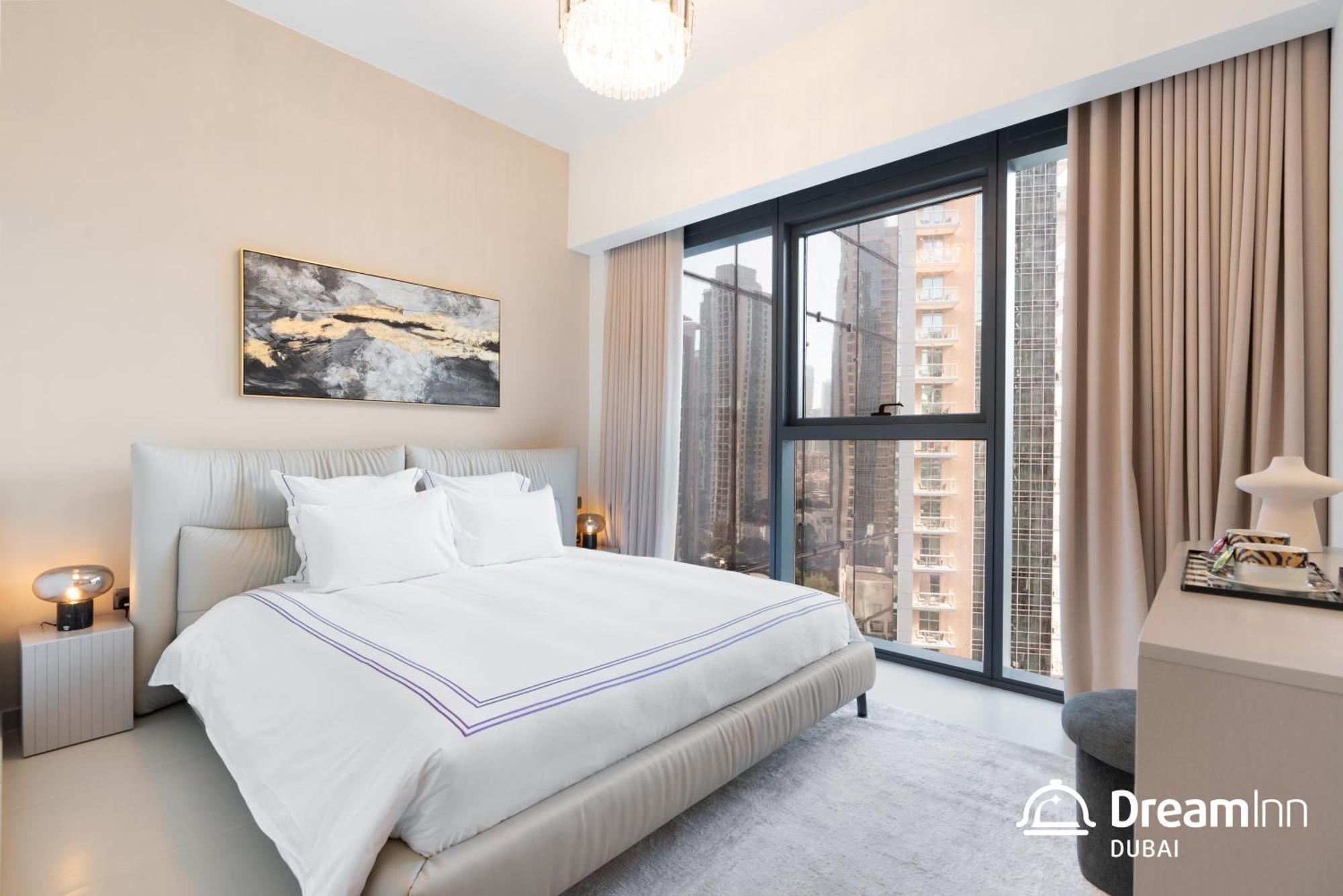Appartement Dream - Act One Act Two Apartment, Downtown *