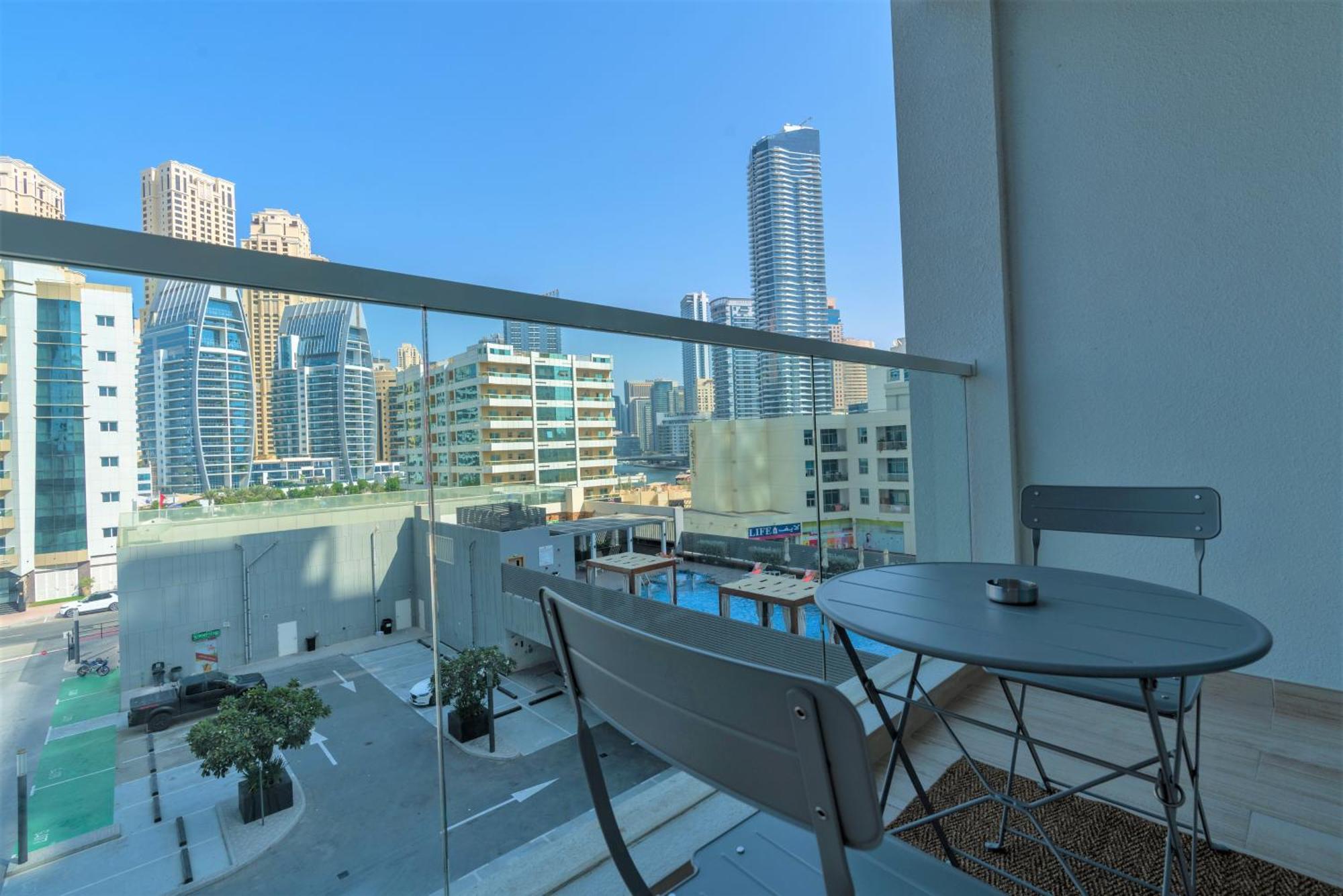 Stunning With Balcony & Marina View Appartement