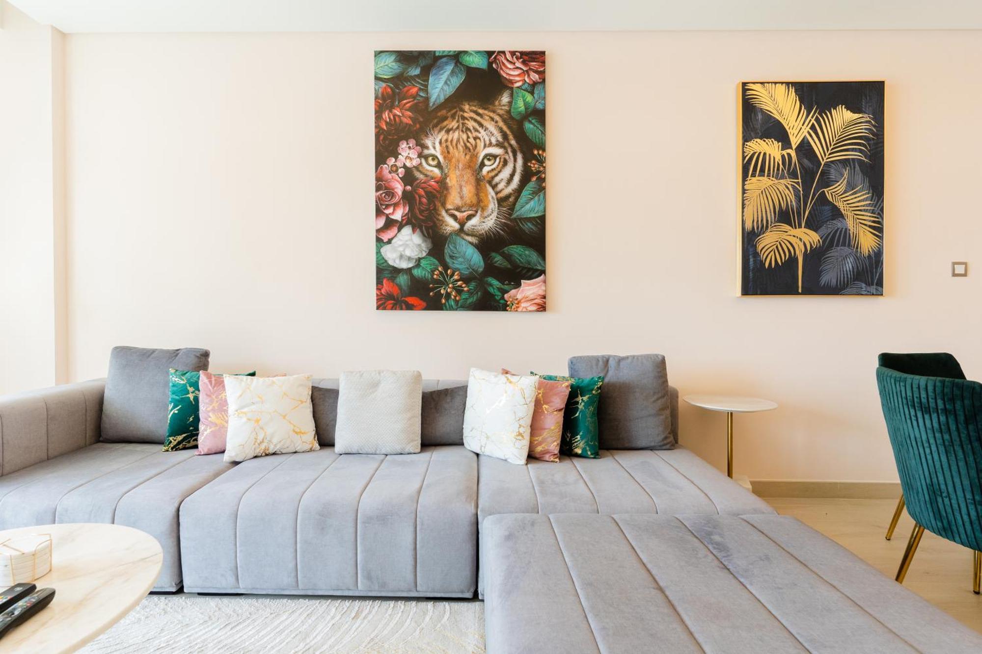 Daniels Sea View 2br In Mina Azizi The Palm Apartment *