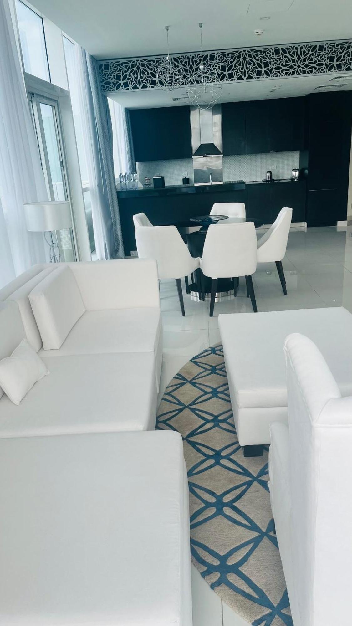 Walking Distance To Mall Full Burj Khalifa View And Fountain View New Year Full Fireworks View 2br Hotel Dubái