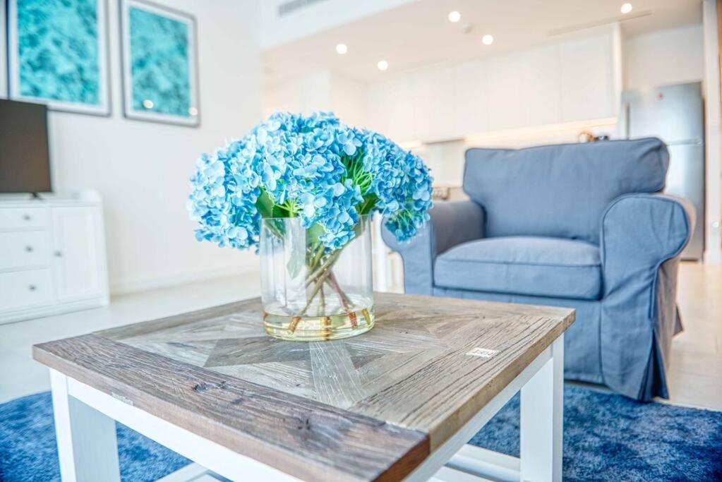 Apartemen Delightful 1br In Jbr With Access Dubai