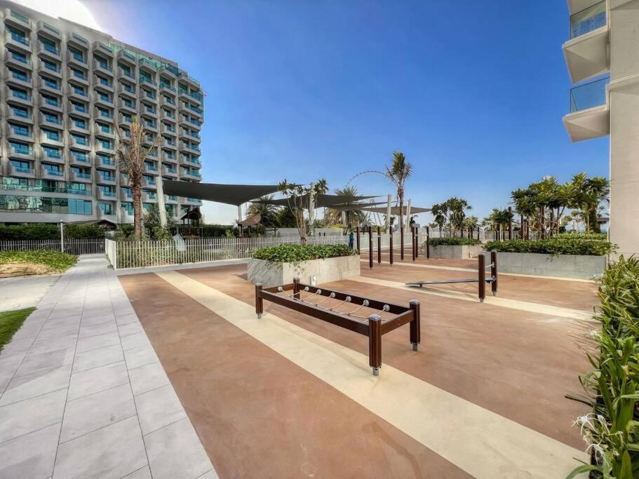 Delightful 1br In Jbr With Access Apartemen