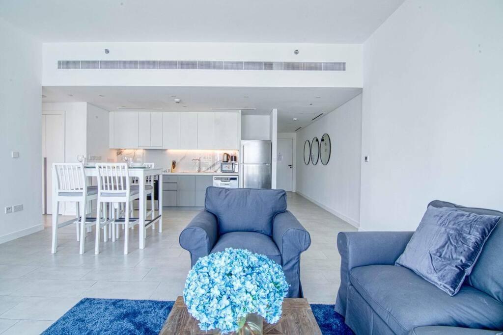 Apartemen Delightful 1br In Jbr With Access *