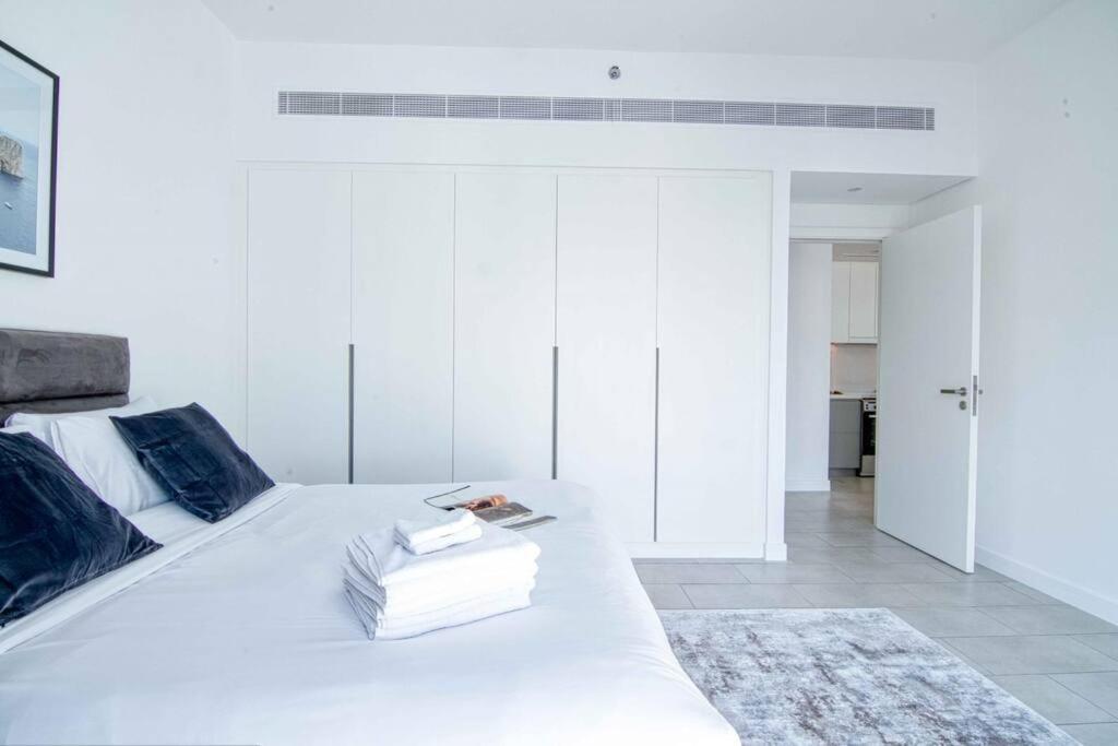 Apartemen Delightful 1br In Jbr With Access Dubai
