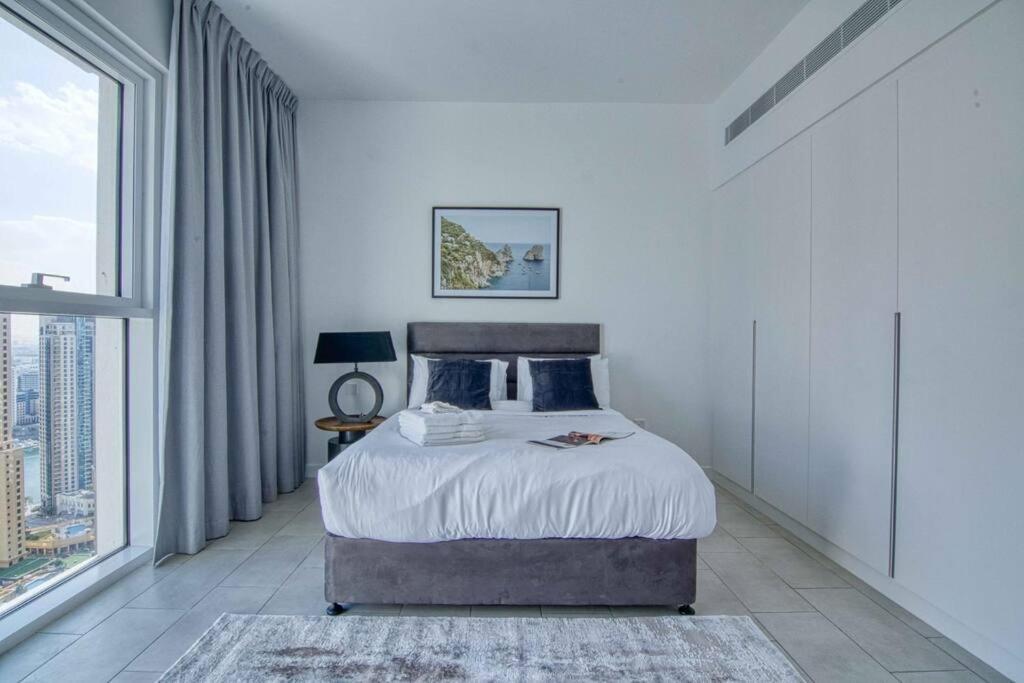 Delightful 1br In Jbr With Access Apartemen *