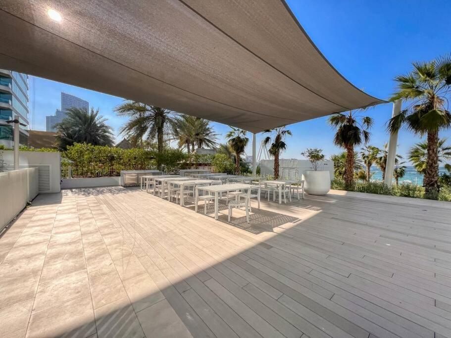 Apartemen Delightful 1br In Jbr With Access Dubai