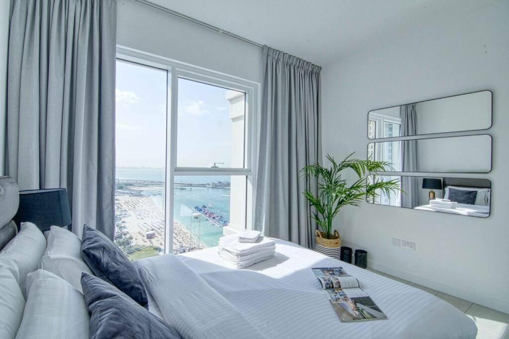 Stunning 2br With Sea And Ain View At Jbr Apartament Dubai