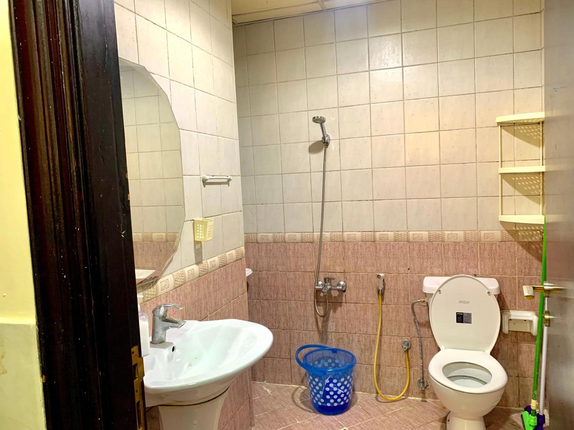 Hostal Falcon Living Dubái