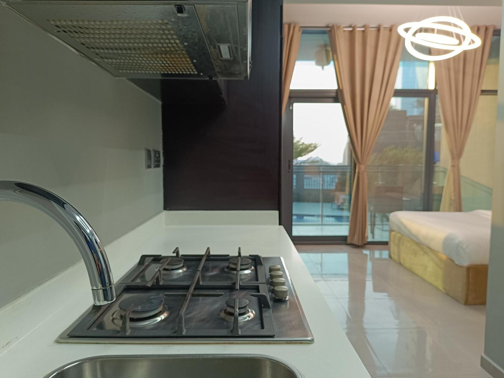 Brown Stone - Pool & View Merano Dubai