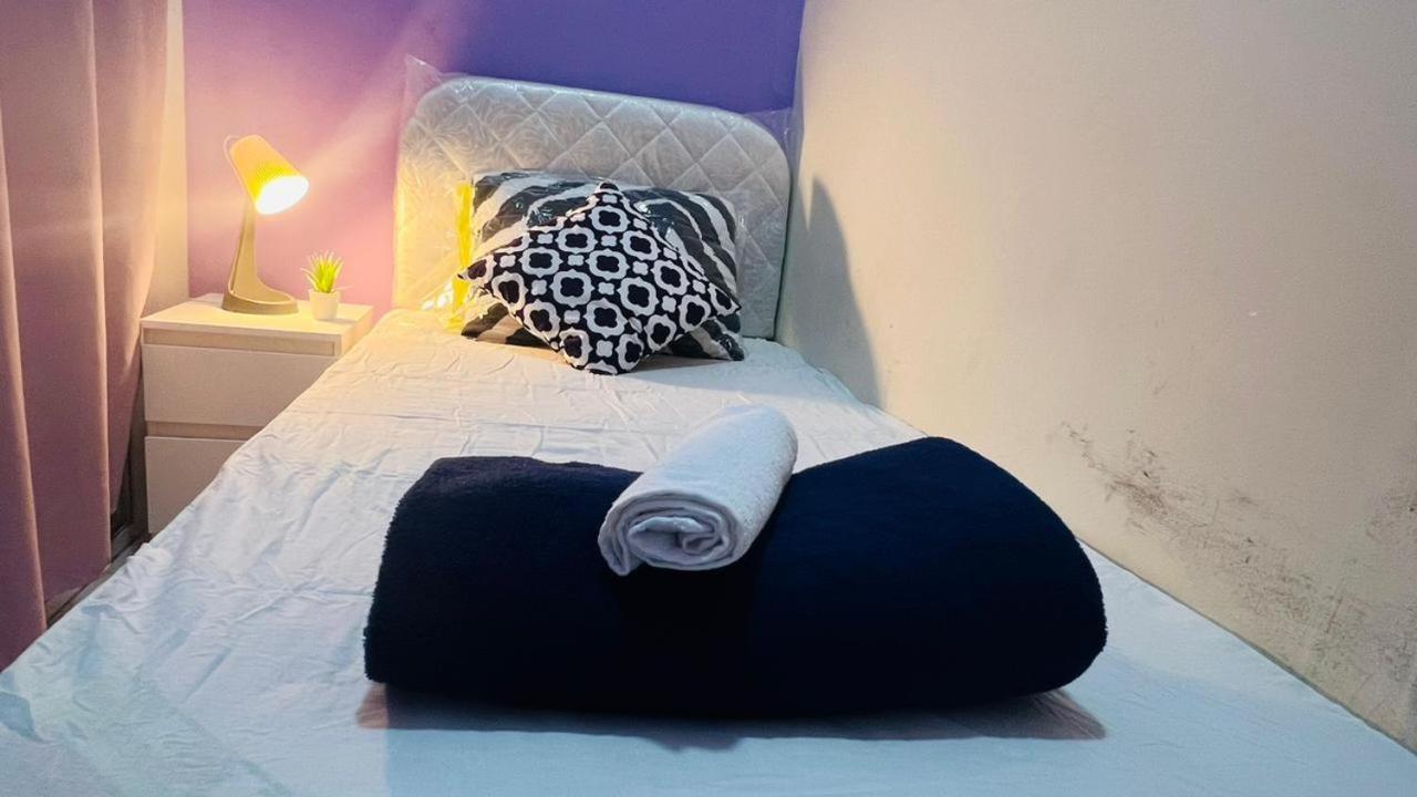 Homestay Peaceful Partition Near Mall Of The Emirates