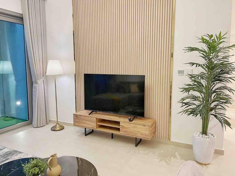 Downtown, Burj Khalifa Views, Mall Connected Apartemen Dubai