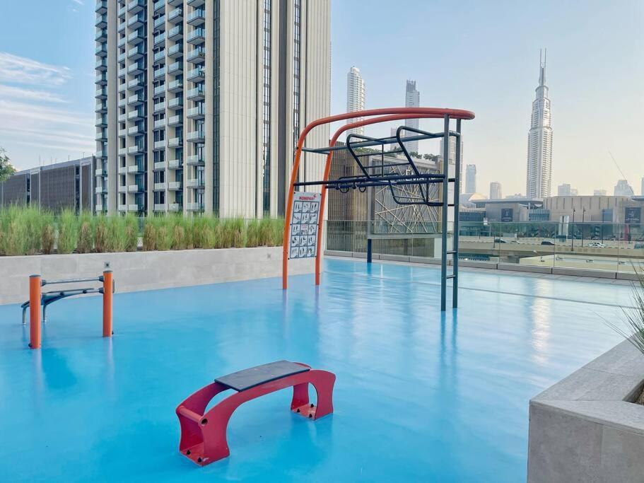 Downtown, Burj Khalifa Views, Mall Connected Apartemen *