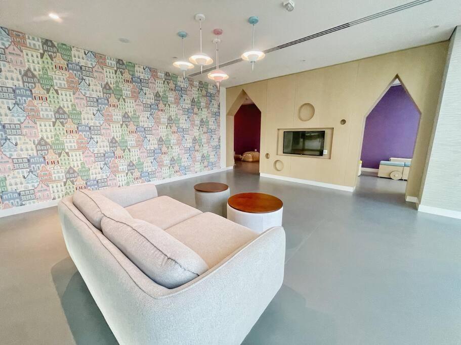 Apartemen Downtown, Burj Khalifa Views, Mall Connected Dubai