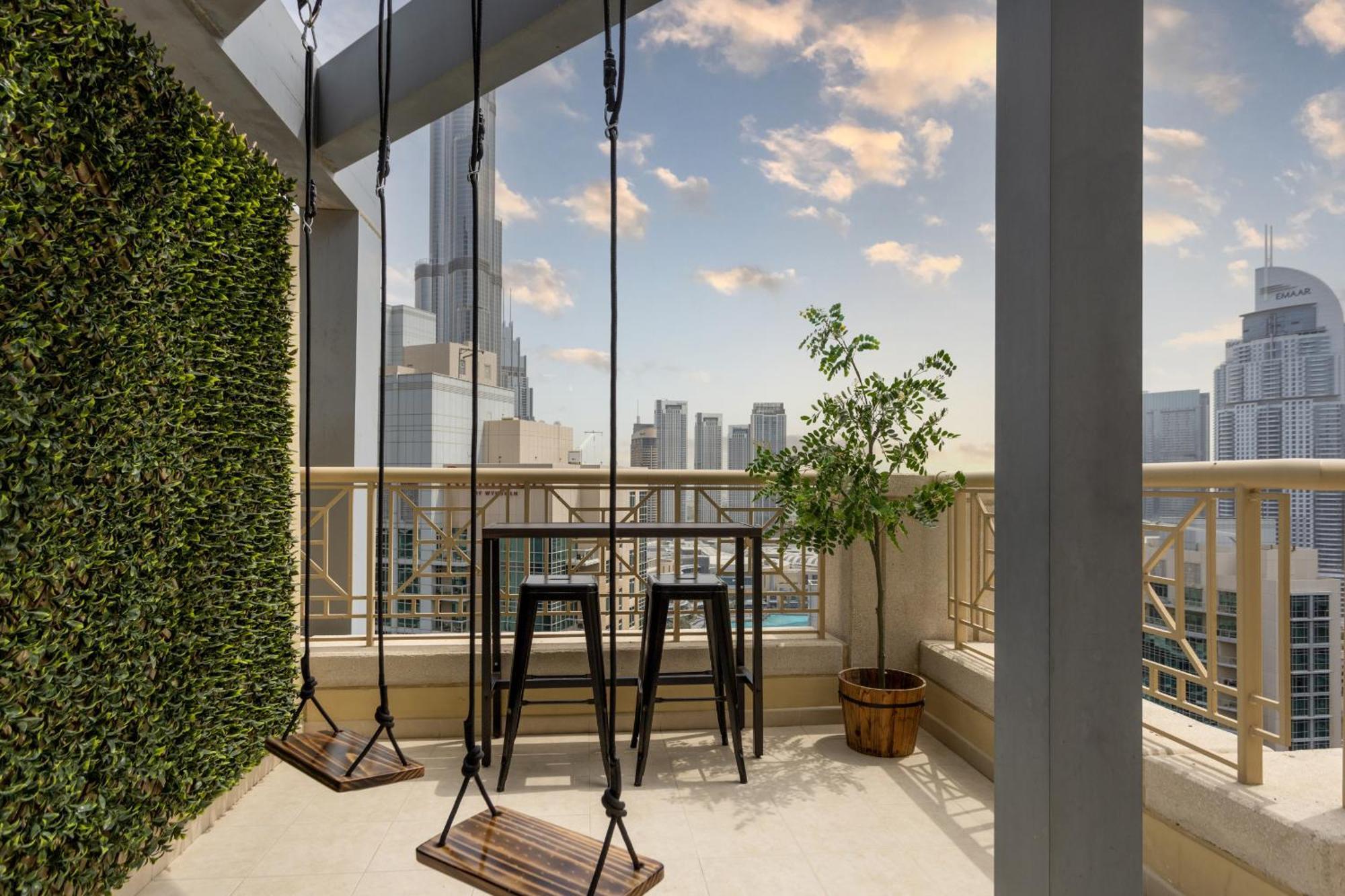 Luxury 2Br Downtown Apt With Burj Khalifa Views