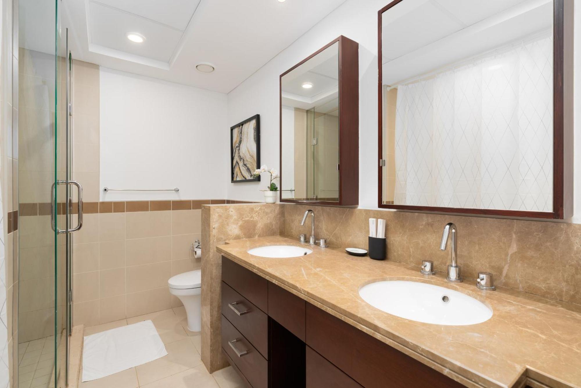 Luxury 2Br Downtown Apt With Burj Khalifa Views