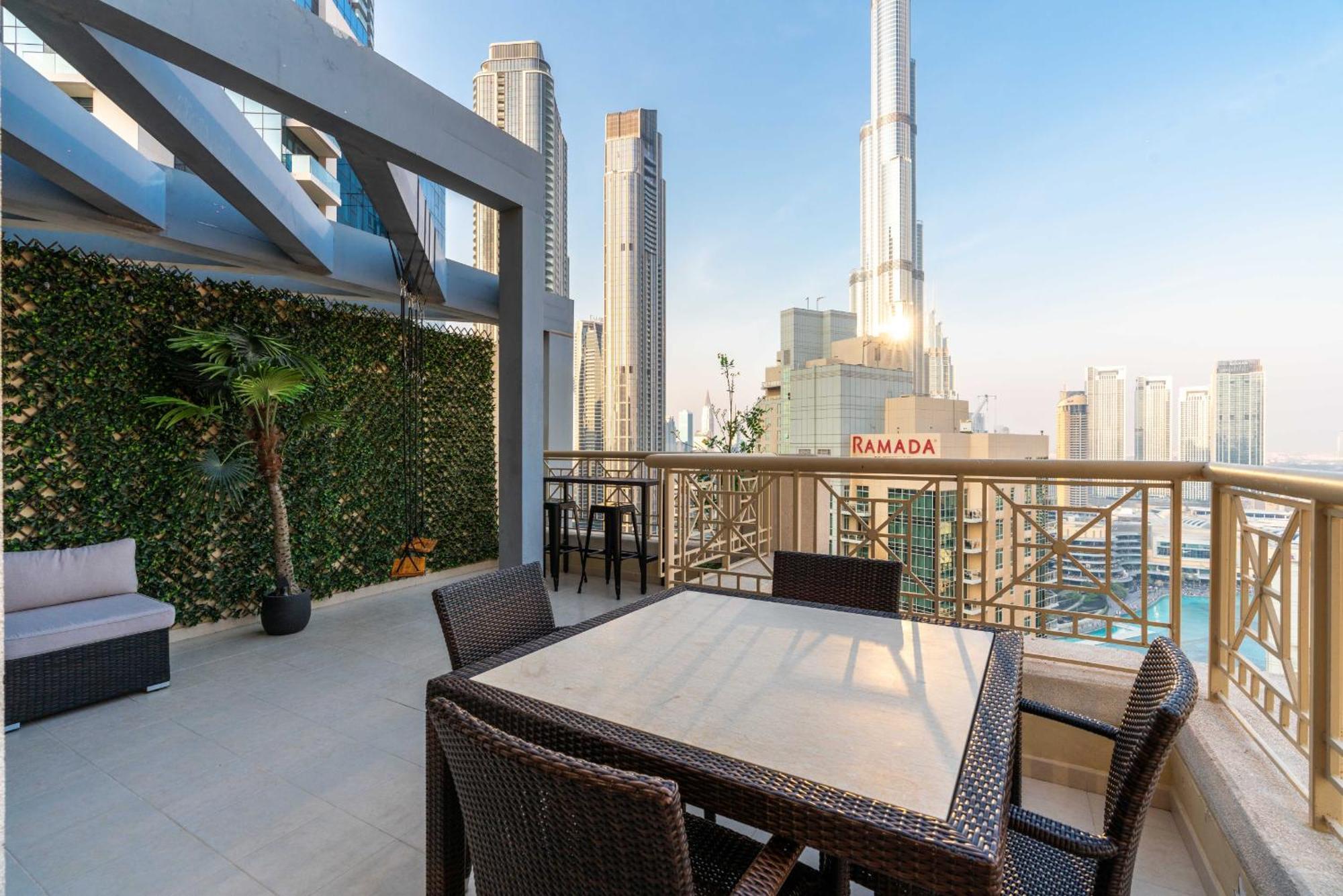 Apartamento Luxury 2Br Downtown Apt With Burj Khalifa Views Dubái