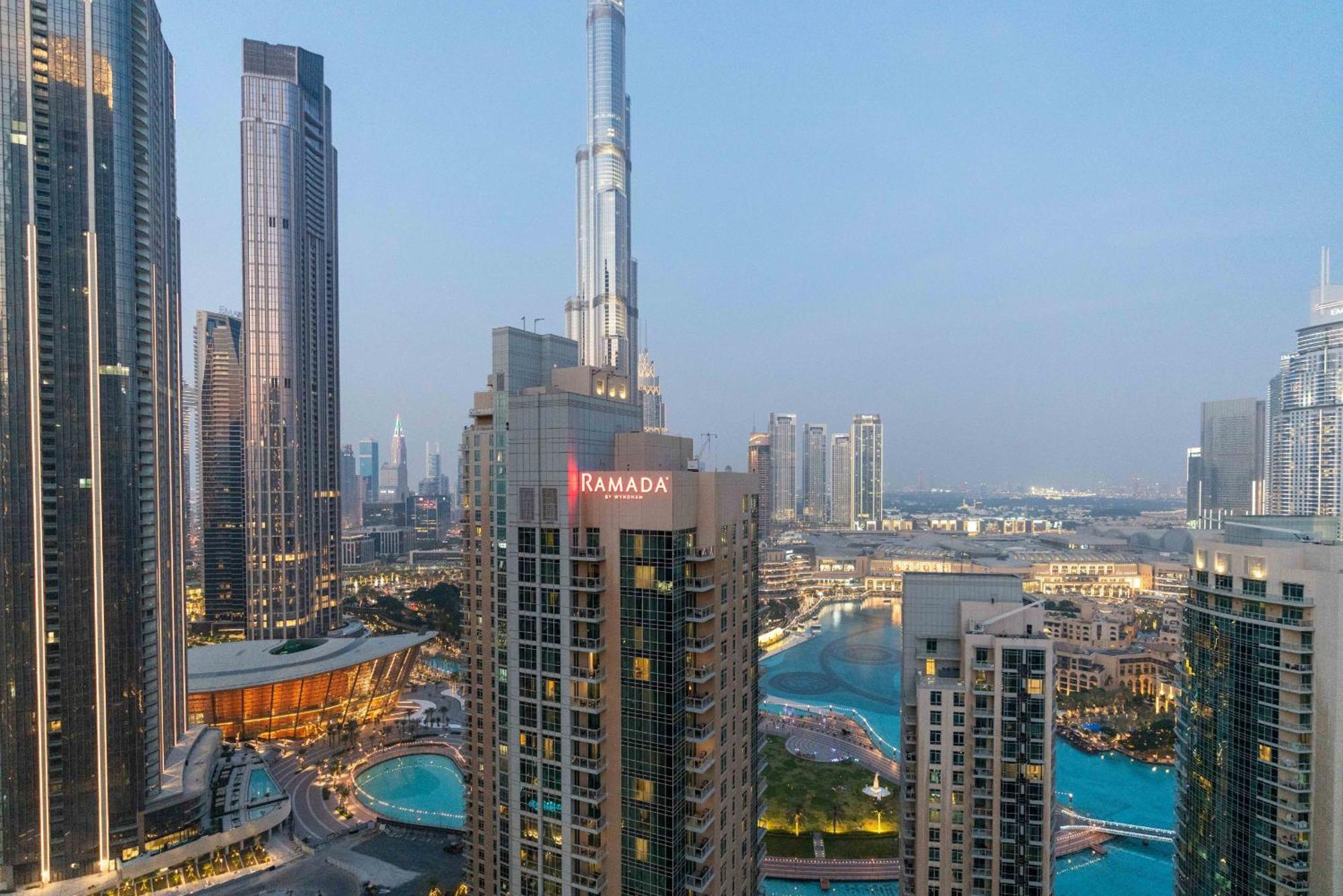Luxury 2Br Downtown Apt With Burj Khalifa Views * Dubái