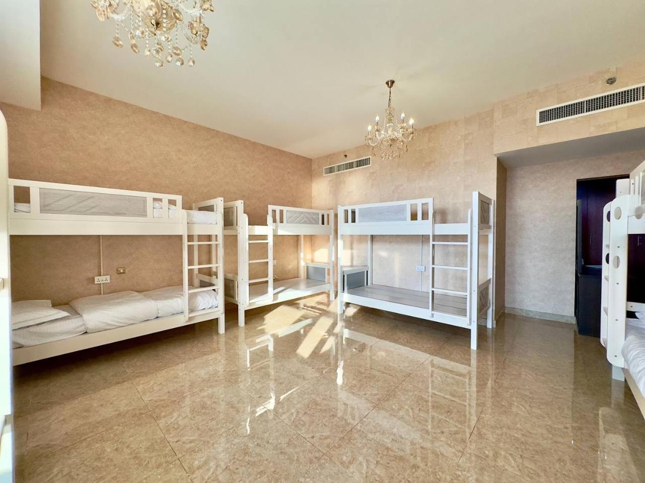 Ostello Ar Holiday Jbr 2