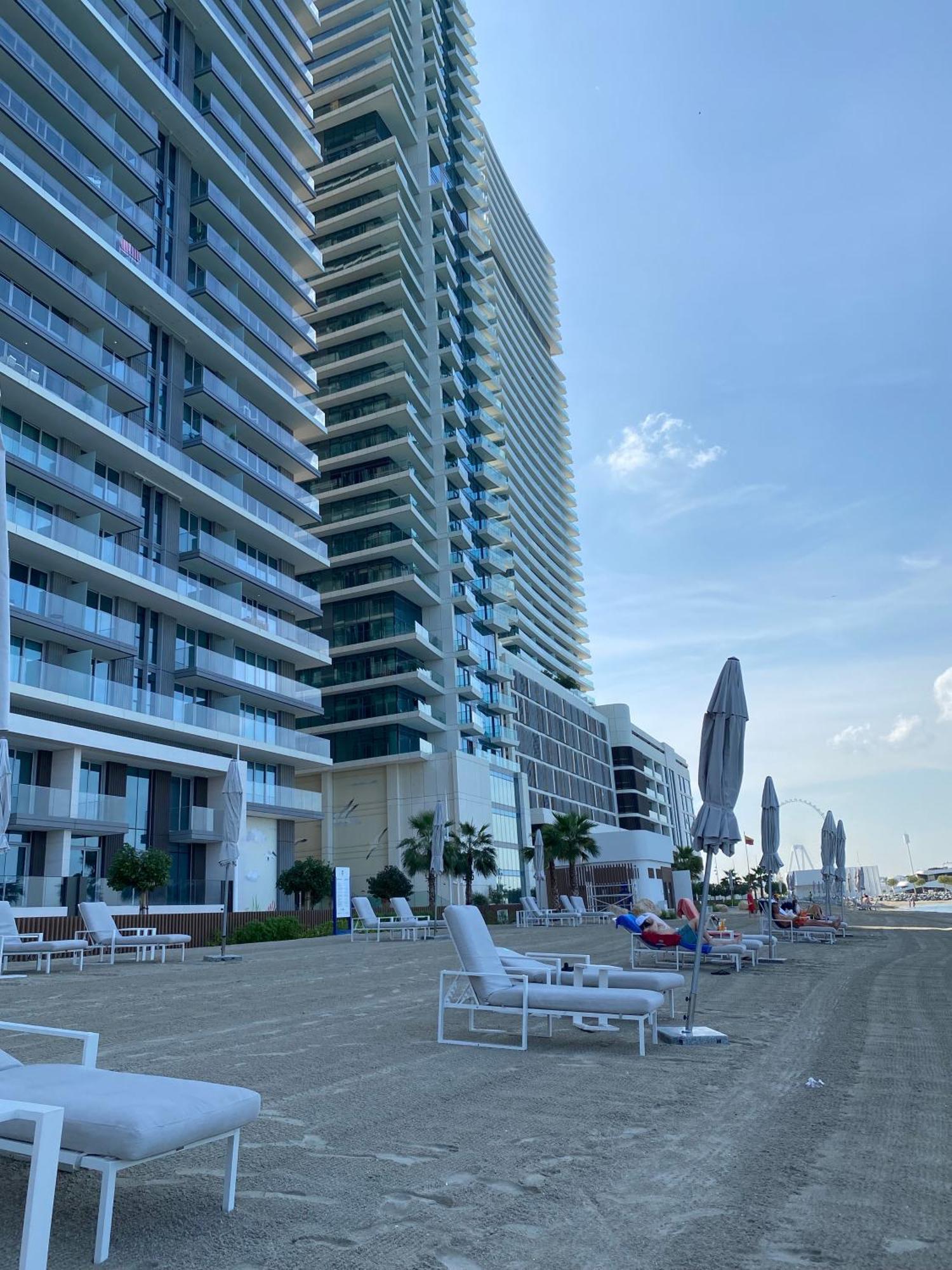 Your Luxury Beachfront Living Apartament