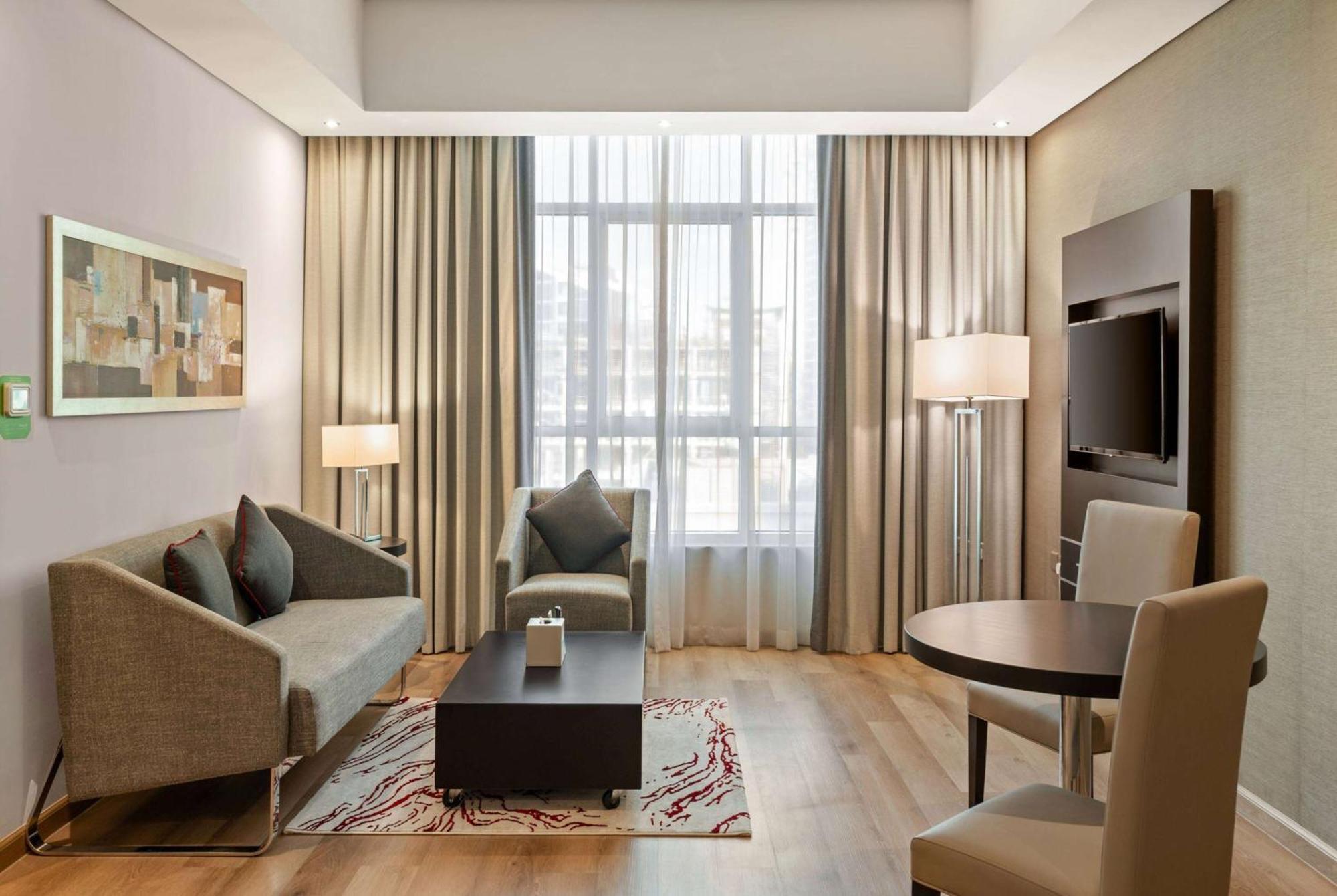 Ramada By Wyndham Barsha Heights Hotell 4*