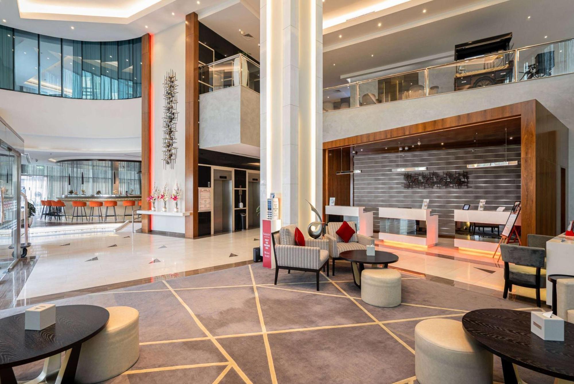 Hotell Ramada By Wyndham Barsha Heights Dubai