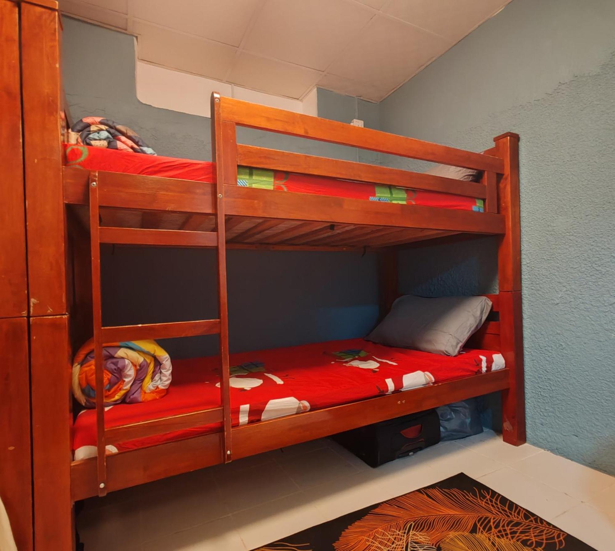 Qamar Deira Hostel *