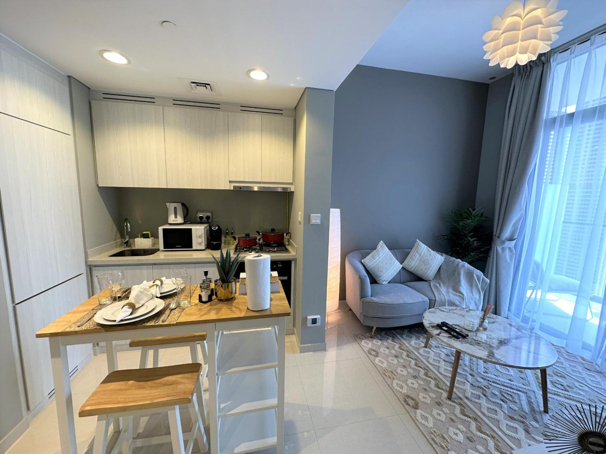 Easygo - Affordable 1br Close To Public Transit - Zad-13 Dubái