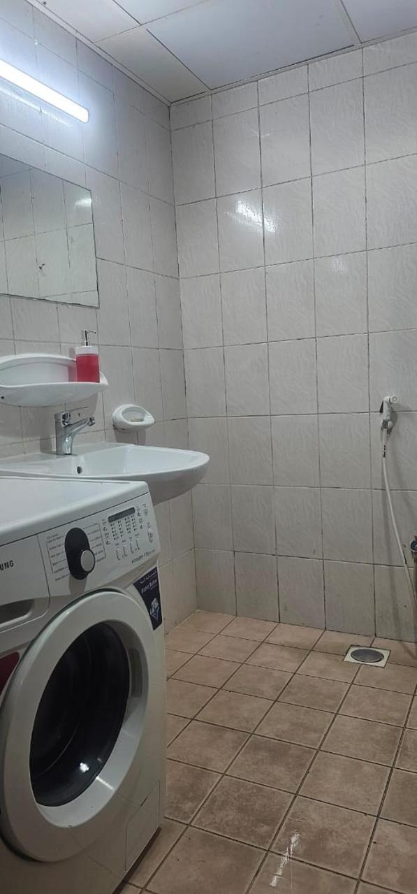 Asrama Topstay Boys & Furnished Holiday *