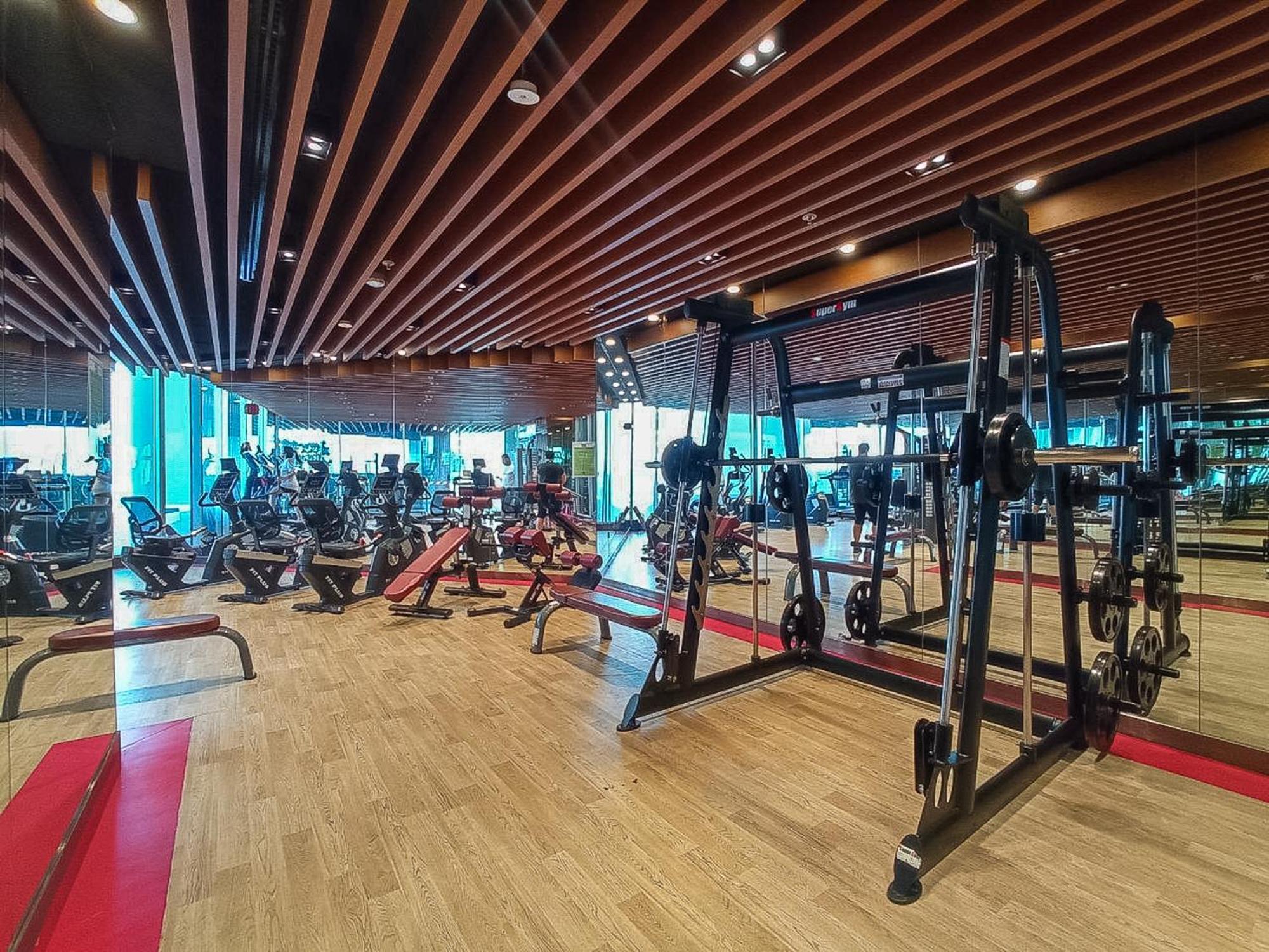 Apartment Heaven Crest Homes: Luxury Canal View With Amenities