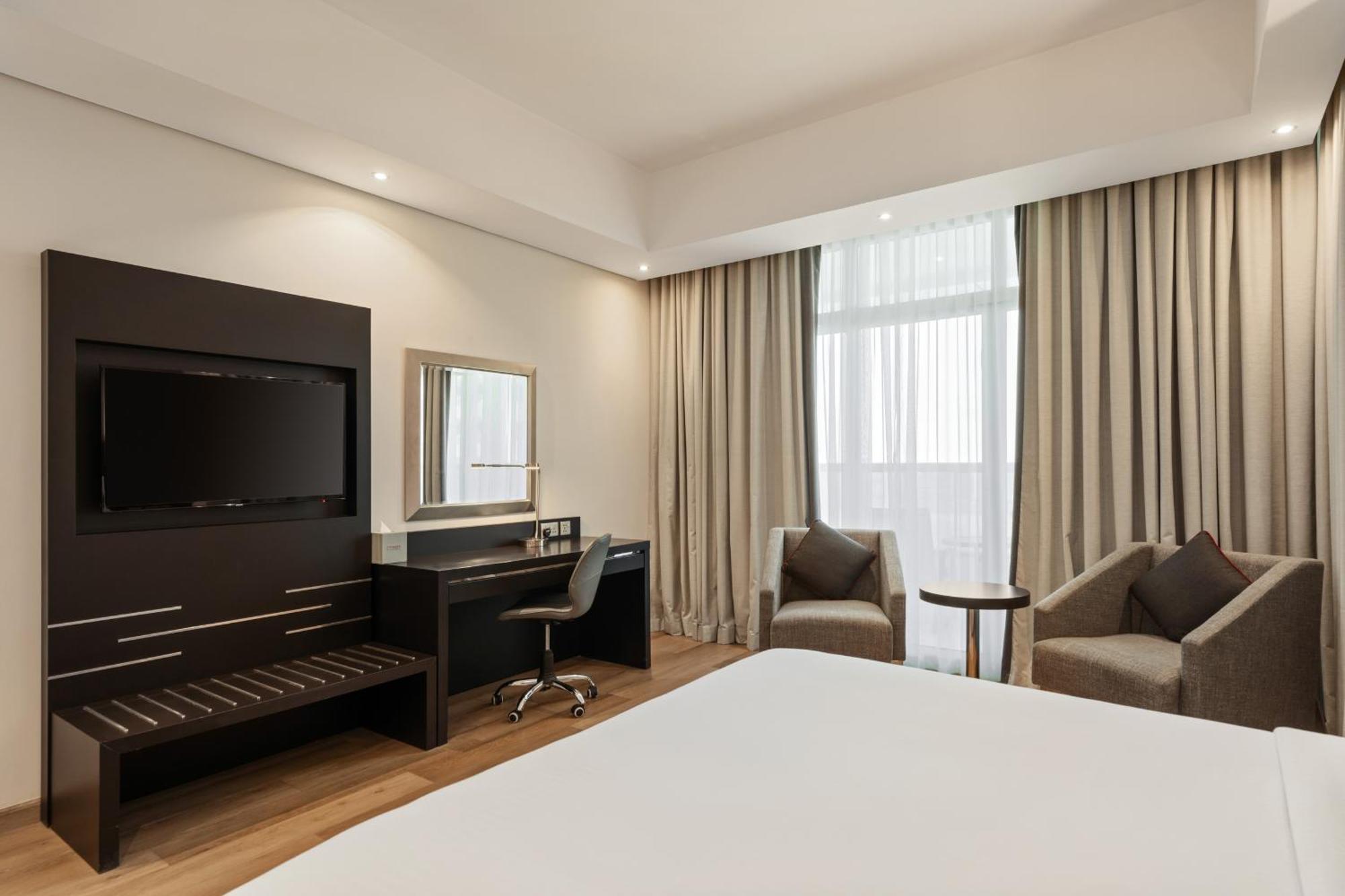 Hotell Ramada By Wyndham Barsha Heights Dubai